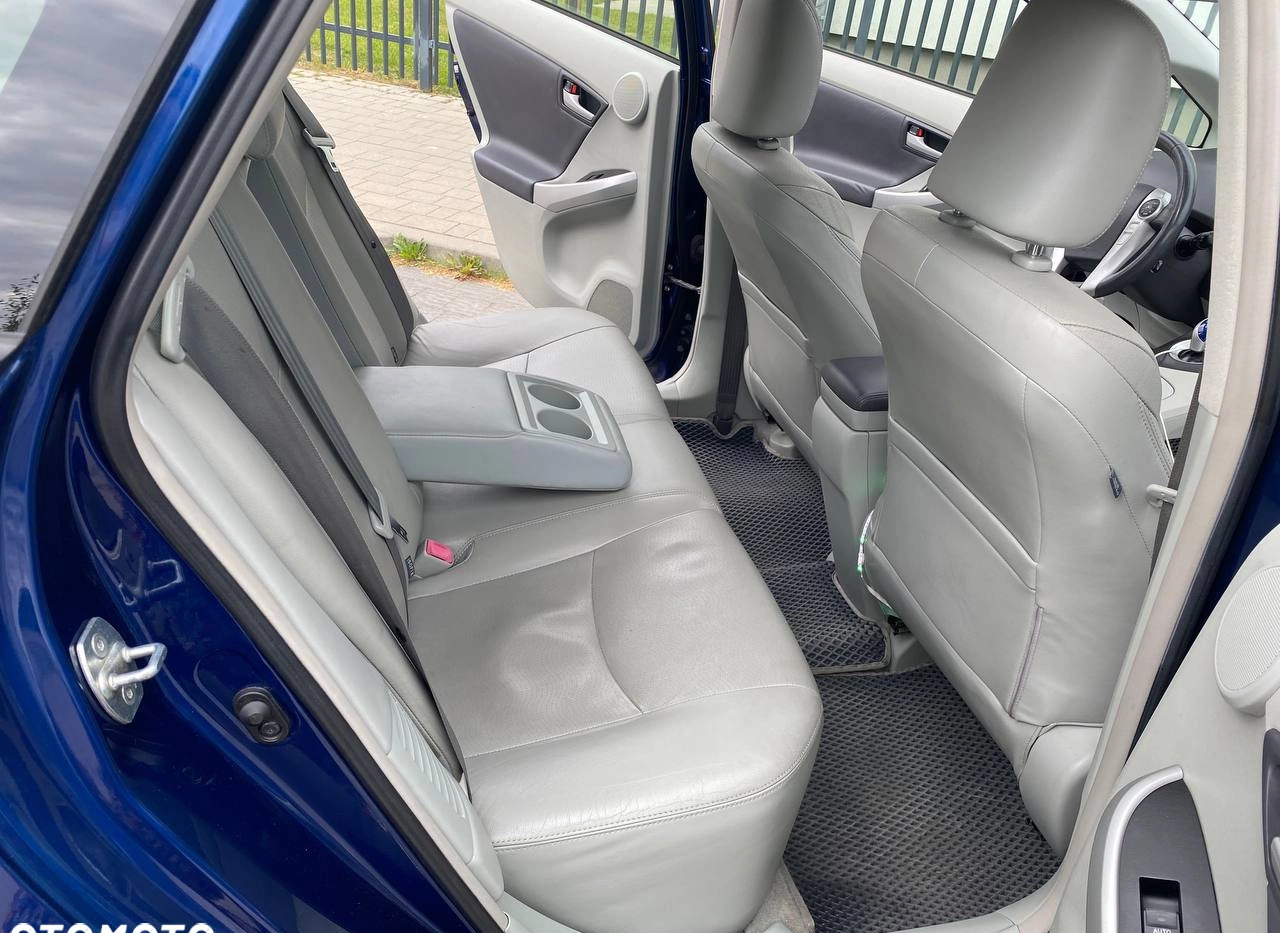 Toyota Prius cena 41000 przebieg: 241000, rok produkcji 2011 z Radzymin małe 92